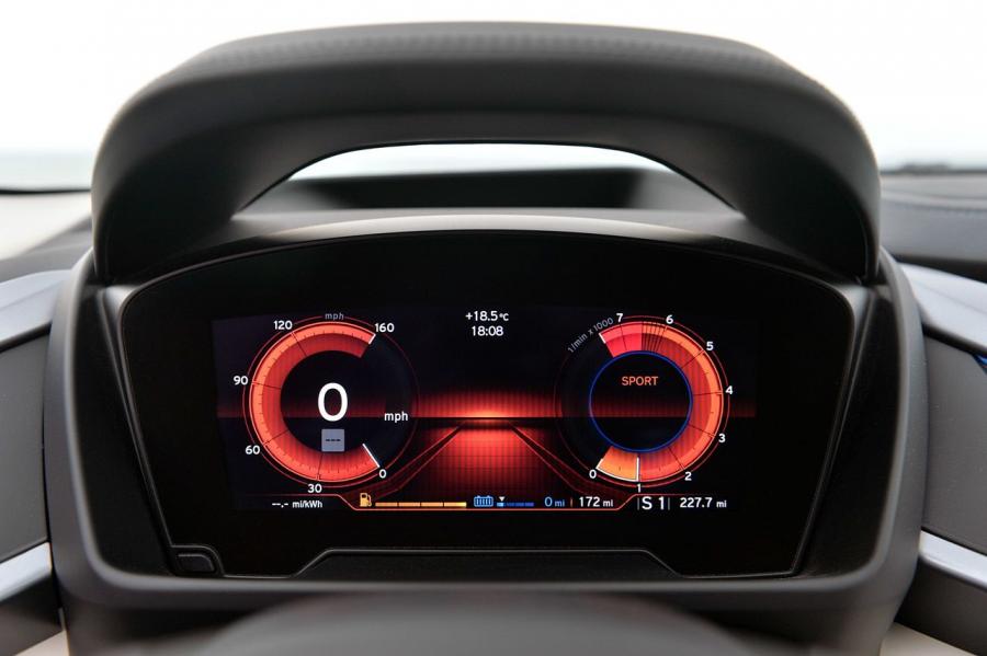  BMW i8 2014 года  (фото 160 из 180)